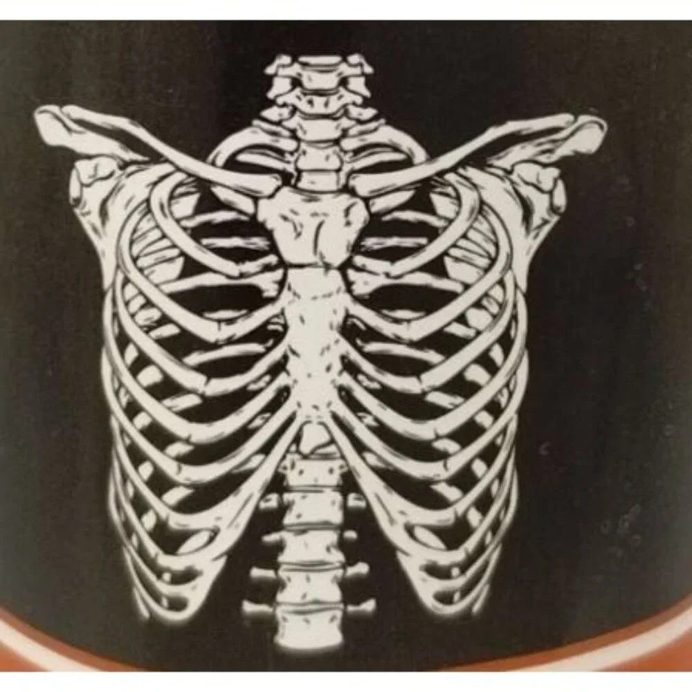 Unisex Adult Small Skeleton Chest Cavity Rib Bones Halloween Black TShirt New - Picture 1 of 3
